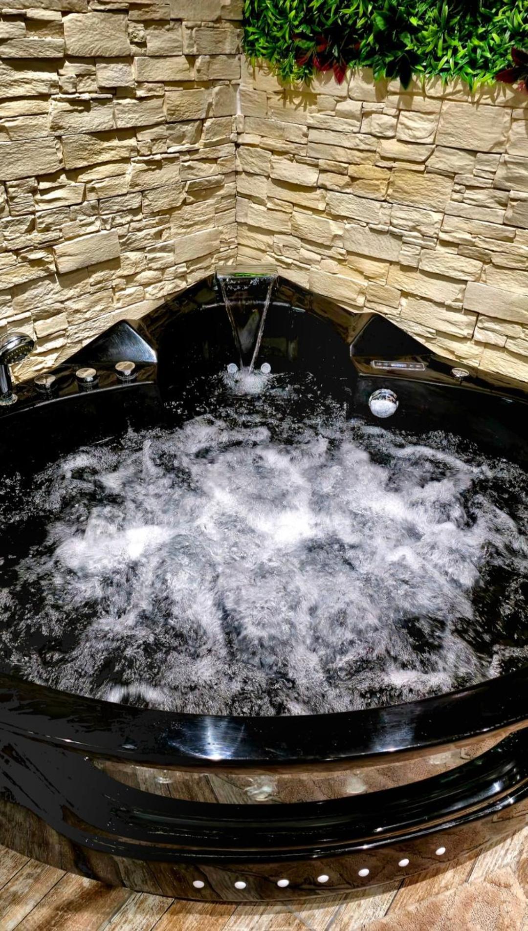 Appartement Chambre Cosy - Jacuzzi - Little Room Vendôme Exteriér fotografie